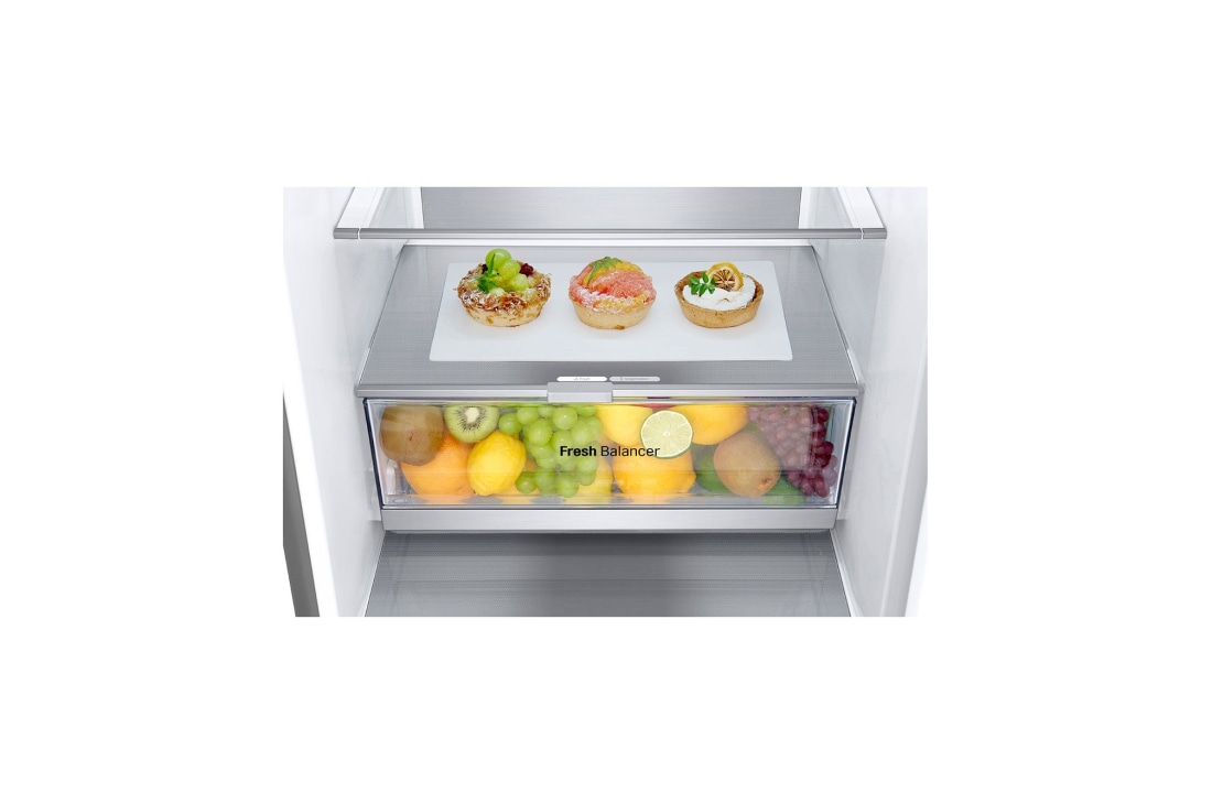 LG 2.03M 387L Kombiskap(Metal Sorbet ) - Energiklasse A, Nature Fresh, Door Cooling+™ og Smart Diagnosis™, drawer view with fruits, GBV7280AMB, thumbnail 7