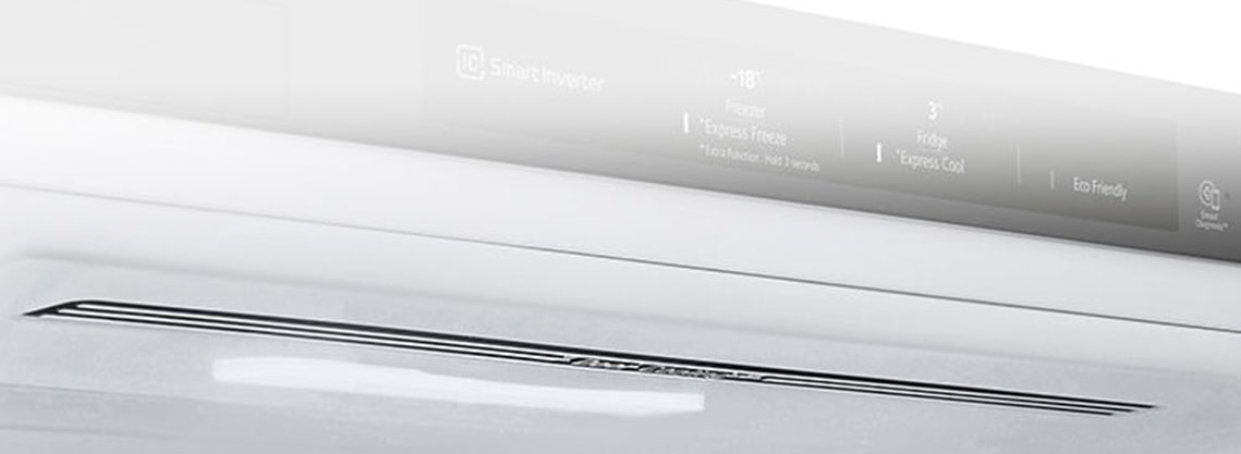 Nærbilde av myk LED-belysning, som effektivt fordeler lyser i hele kjøleskapet.