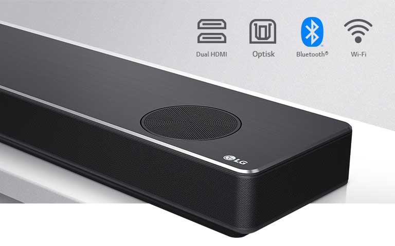 Nærbilde av LG-lydplankens høyre side med LG-logoen vist på nedre høyre hjørne. Tilkoblingsikoner vist over produktet. 