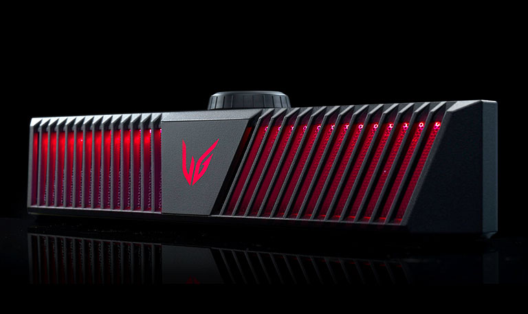 Gaming-høyttaler sett skrått fra høyre i øyehøyde