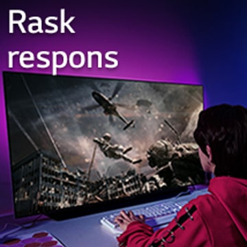 En jente spiller dataspill med en stor TV-skjerm som viser en soldat som kommer ut av et helikopter.