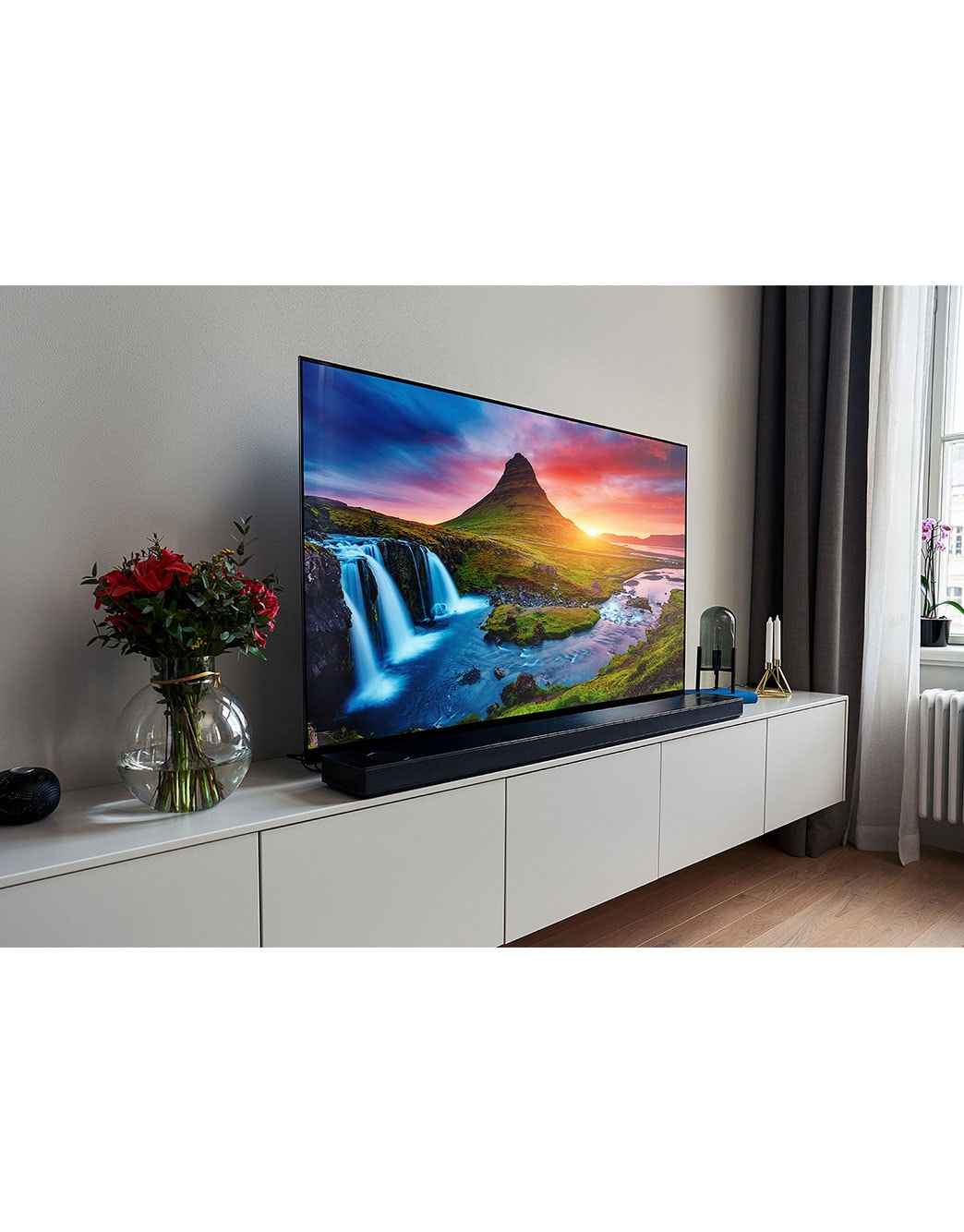 Телевизор 65 см купить. LG 65c9. LG OLED 55. Телевизор OLED 75 дюймов. Телевизор LG oled65c14lb.
