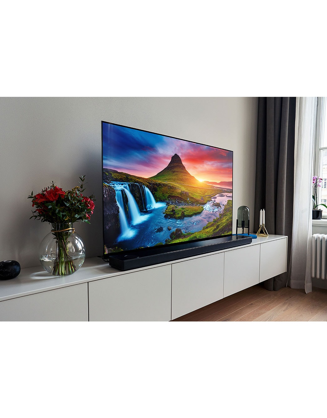 Диагональю экрана 50 дюймов. LG 65c9. LG OLED 55. Телевизор OLED 75 дюймов. Телевизор LG oled65c14lb.