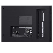 LG 48'' OLED evo AI C5 4K Smart TV 2025, LG AI Magic Remote foran en LG TV-skjerm. På skjermen vises en personlig hilsen fra LG AI med tilpassede nøkkelord basert på brukerens søke- og seerhistorikk. Ved siden av fjernkontrollen er et ikon o, OLED48C54LA, thumbnail 14