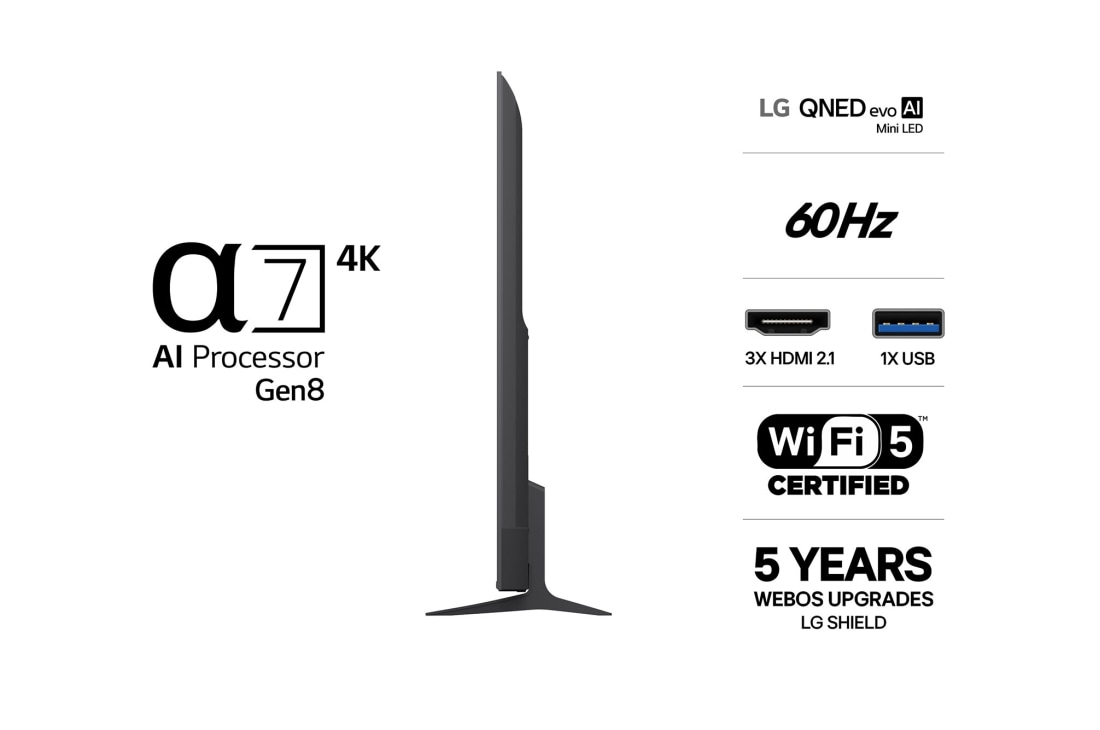 LG 85'' QNED evo MiniLED QNED81 4K AI TV - 2026, LG QNED evo AI QNED80 Mini LED ultrastor TV er veggmontert i en lys stue og viser en fotballfeiring med levende farger og raffinert bildekvalitet over en bred skjerm, mens en familie som sitter i sofa, 85QNED81B6A, thumbnail 3