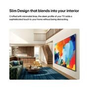 LG 85'' QNED evo MiniLED QNED81 4K AI TV - 2026, LG QNED evo AI QNED80 Mini LED for optimal spillopplevelse viser en høyhastighets racingscene, med et innfelt sammenligningsbilde som fremhever jevnere bevegelser med Motion Booster 120, samtidig som , 85QNED81B6A, thumbnail 12