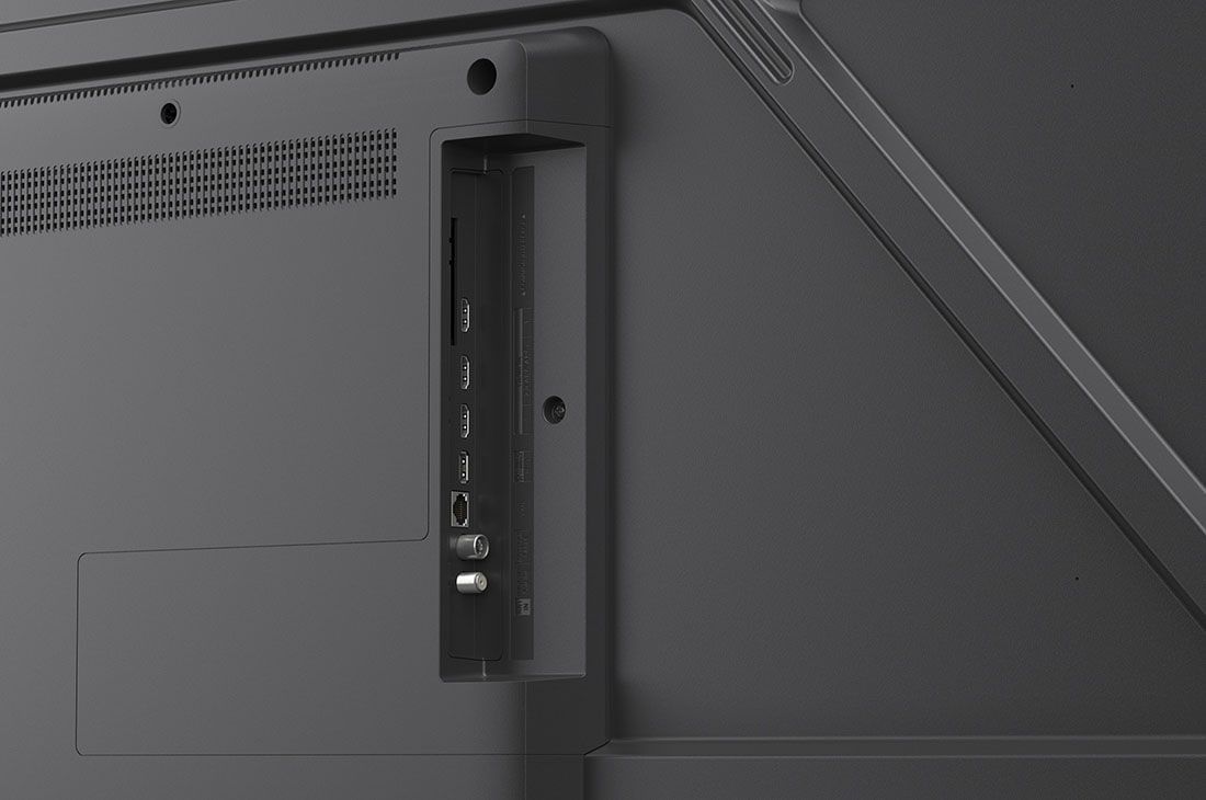LG 85'' Nano UHD NU80 4K AI TV - 2026, LG NANO 4K UHD AI NU80 Sports Forecast fra AI Concierge viser en direktesendt fotballkamp med et AI-panel på skjermen som presenterer prognoser, spillinnsikt og ligadata, og viser hvordan AI analysere, 85NU800B6LA, thumbnail 12