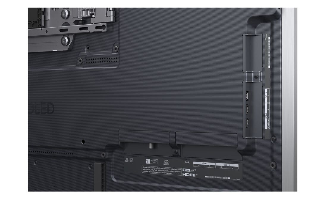 LG 55'' OLED evo Gallery G6 4K AI TV - 2026, LG OLED evo AI G6 er flush-fit veggmontert i en moderne stue, og viser et levende nordlys over en fredelig kystlandsby, som ligner et innrammet bilde på veggen., OLED55G64LW, thumbnail 14