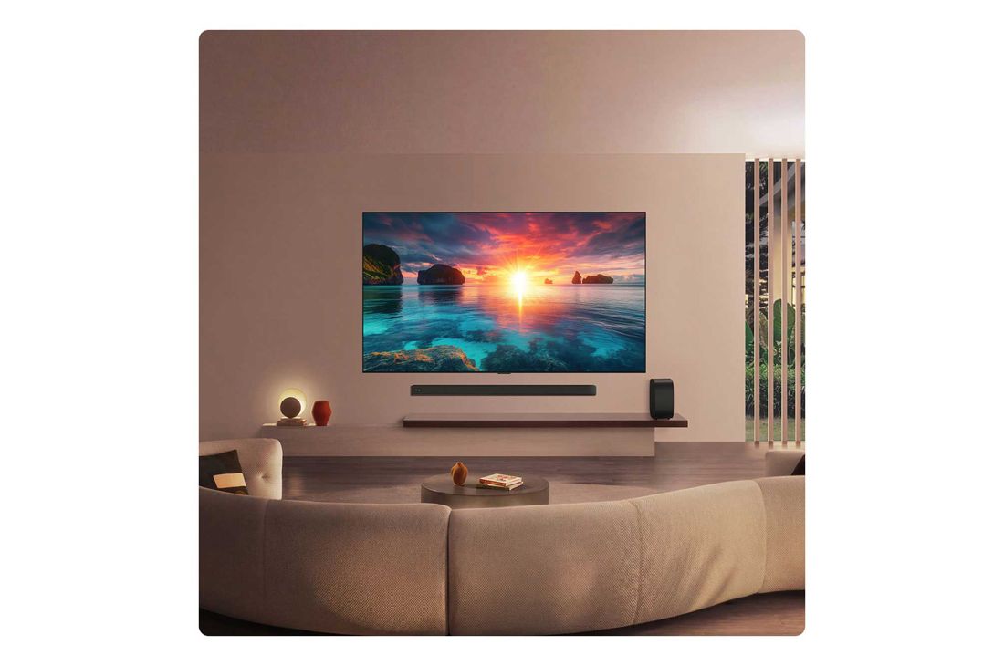LG 65'' OLED evo Gallery G6 4K AI TV - 2026, LG OLED evo AI G6 for uovertruffen spillopplevelse i 4K 165Hz viser et høyhastighets racingspill med en gul bil med åpne hjul i bevegelse, fet «WIN»-tekst på skjermen og NVIDIA G-SYNC- og AMD FreeSync, OLED65G64LW, thumbnail 12