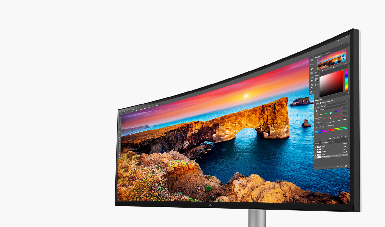 Ekran LG Nano IPS™ obsługuje szeroką gamę kolorów, 98% gamy DCI-P3, oraz zapewnia doskonałe odwzorowanie barw i świetną jasność dzięki technologii VESA Display HDR™400.