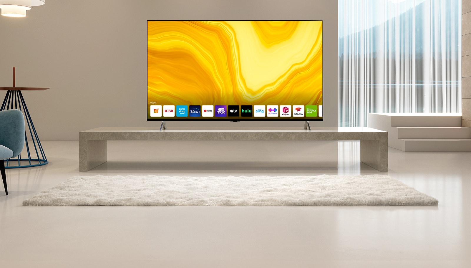Pokazano listę graficznych interfejsów użytkownika przewijanego w dół ekranu głównego telewizora LG QNED. Scena zmienia się i pojawia się telewizor w żółtym pokoju dziennym.