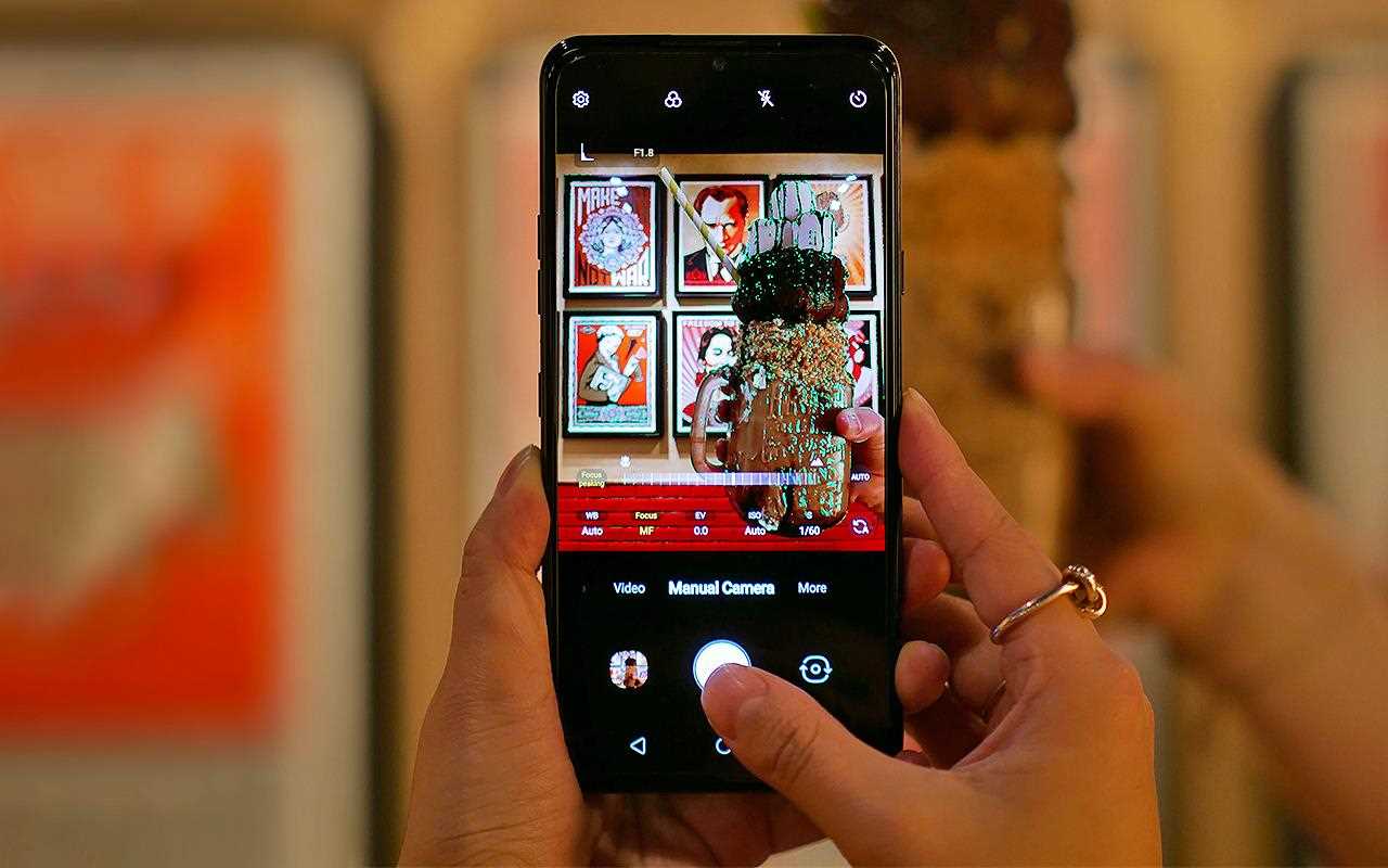 With an LG mobile manual camera, you can adjust the focus of your shot to get what you need front and centre | More at LG MAGAZINE
