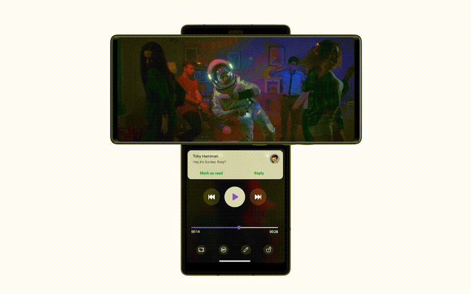 A GIF showcasing the ability to watch videos and send text simultaneously on an LG WING