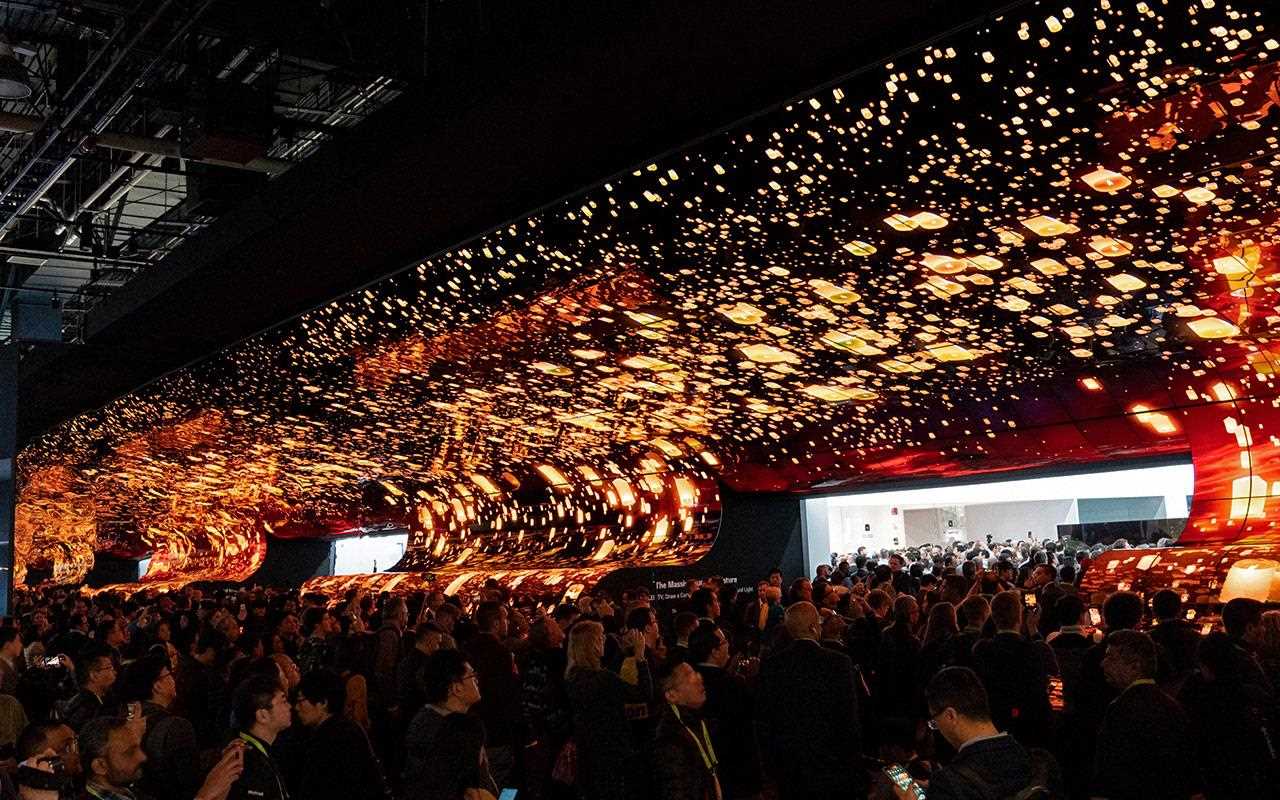 The OLED Falls exhibition at CES 2019.