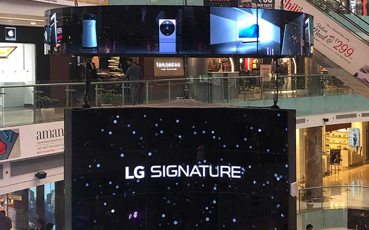 In India, LG's displays have been particularly innovative, using round and flat options to create brilliant advertising | More at LG MAGAZINE