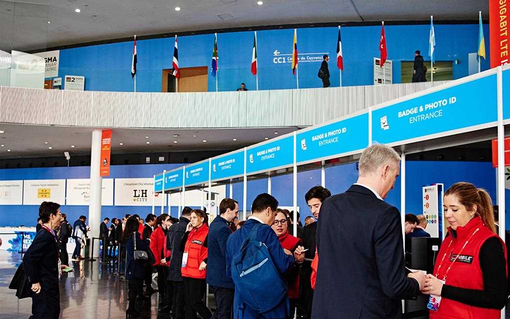 An image of registration line at mwc 2017 barcelona