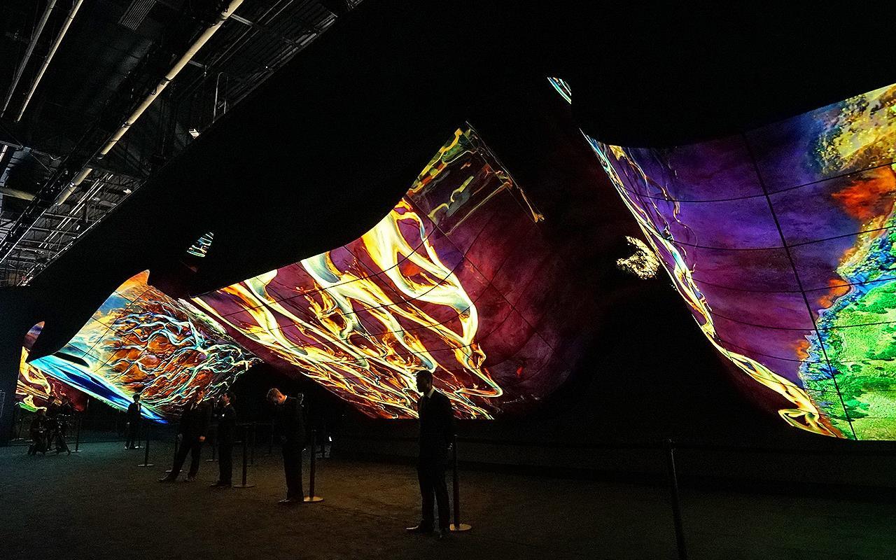 The LG Falls exhibit at CES 2020 showcased the capabilities of OLED, with the panels coming together to create the perfect atmosphere for the tech exhibition | More at LG MAGAZINE