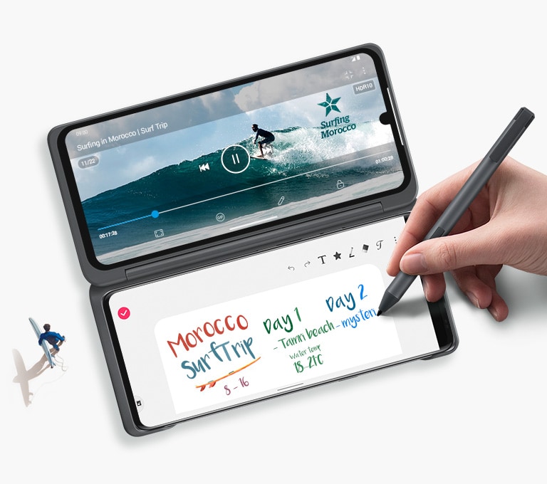Redă un videoclip pe unul dintre ecrane și folosește-l pe celălalt pentru a lua notițe.