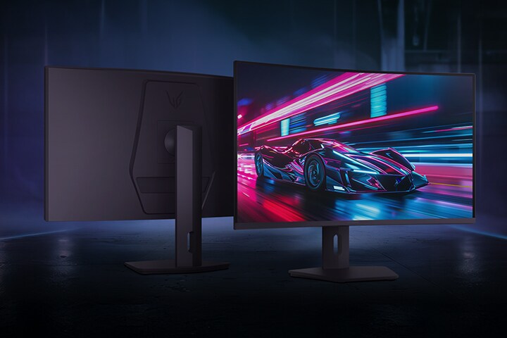 Imagine cu produsele UltraGear plasate pe un fundal bleumarin închis, produsul din stânga prezentând partea din spate, iar cel din dreapta prezentând partea din față.