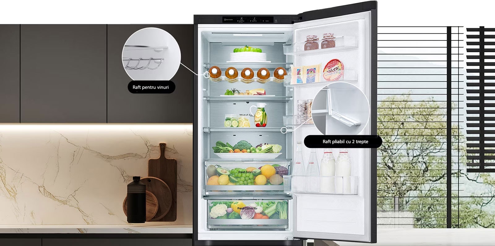 Frigider plin cu alimente proaspete, cu ușa deschisă