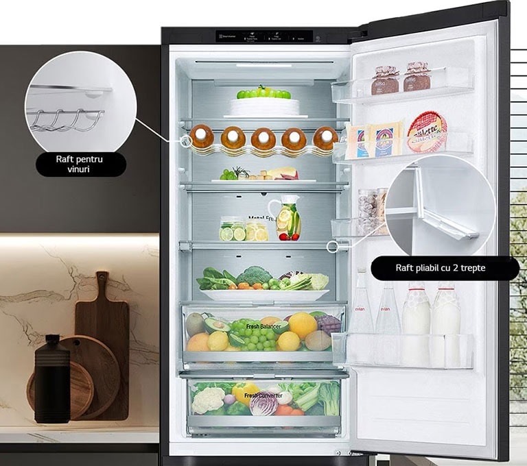 Frigider plin cu alimente proaspete, cu ușa deschisă