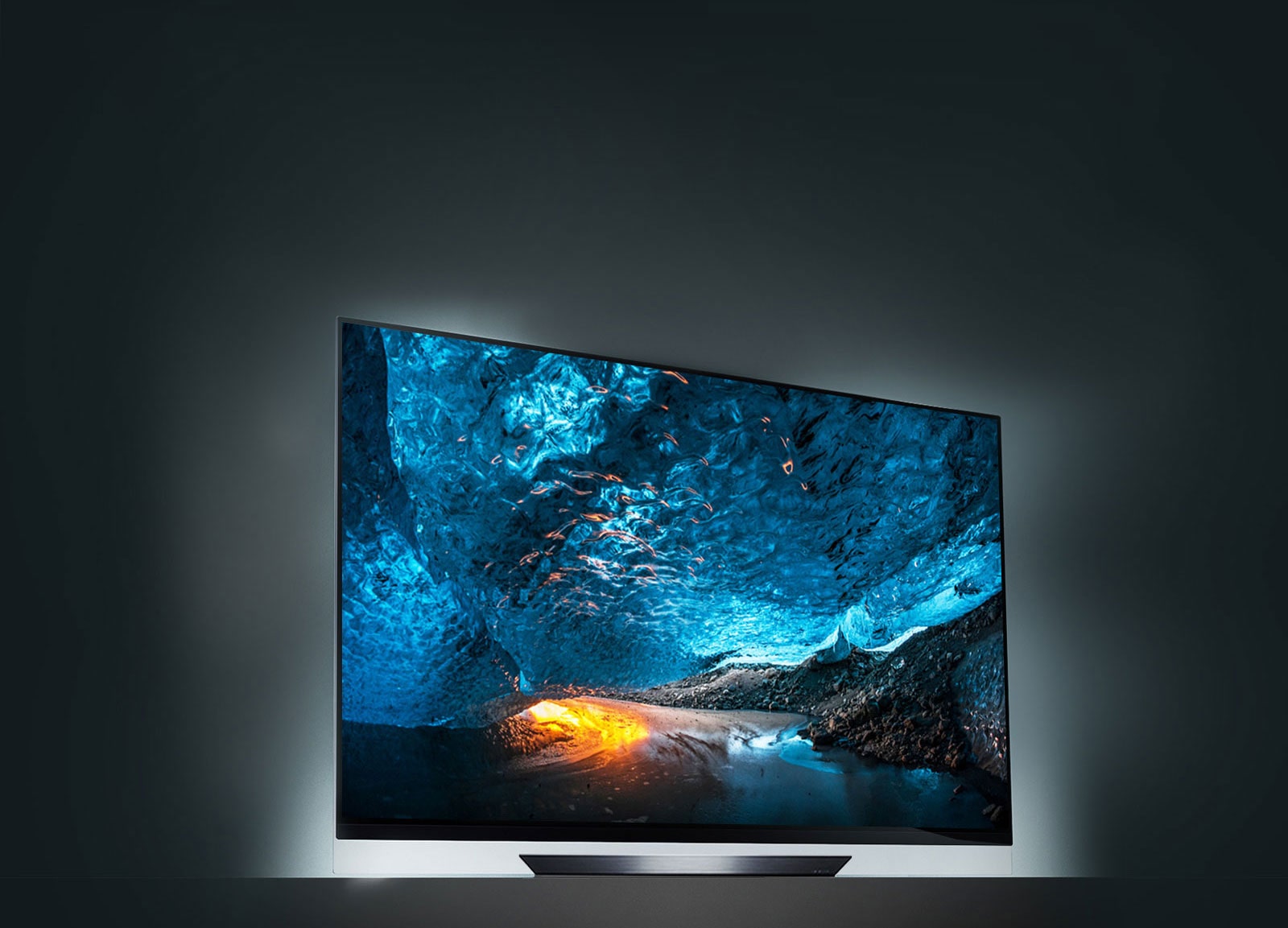 Creează iluzia de plutire. Televizorul OLED LG E81