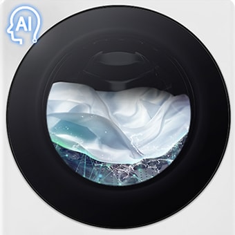  O bucată albă de țesătură este prezentată în tamburul mașinii de spălat cu încărcare frontală și este spălată.