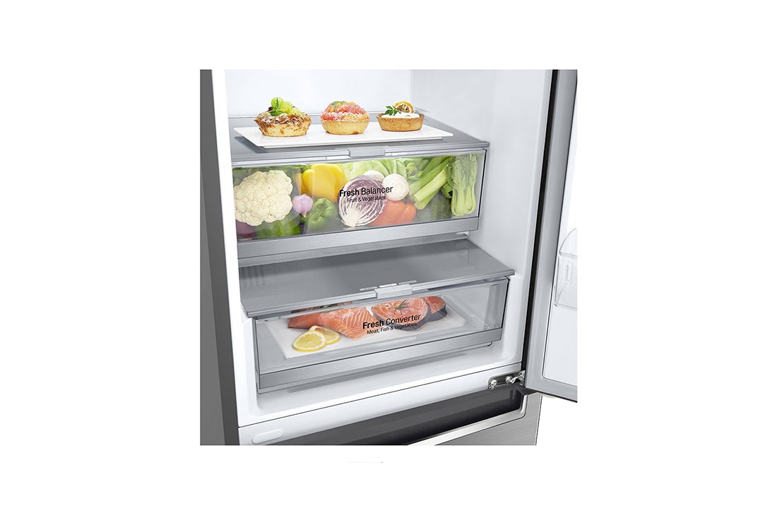 LG Combină frigorifică | Clasa E | 336 L | Total No Frost | Compresor Smart Inverter 10 ani Garanție | Door Cooling | ThinQ™ | Gri metalizat, Right Side View with Food, GBF71PZDMN, thumbnail 3