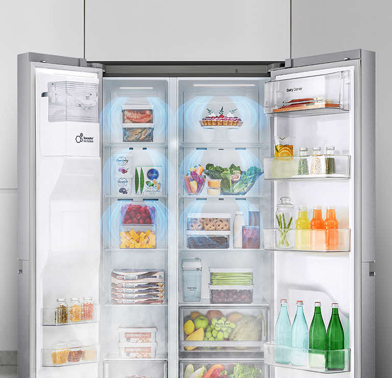 Vedere frontală a frigiderului cu două uși frontale deschise 