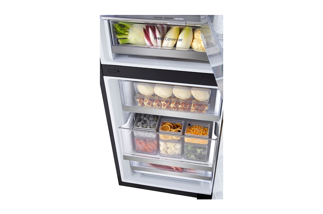 LG Frigider LG cu InstaView™, 349L, Compresor Smart Inverter, Wi-Fi, Door Cooling+™, Bottom right side view with food , GBG5160CEV, thumbnail 14