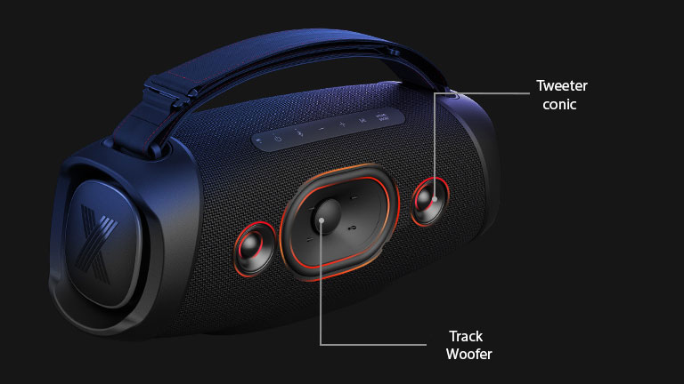 Vedere diagonală LG XBOOM Go XG8T, arătând woofer-ul de tip track și un tweeter conic.