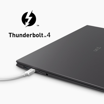 Arată un cablu conectat la portul Thunderbolt™ 4.