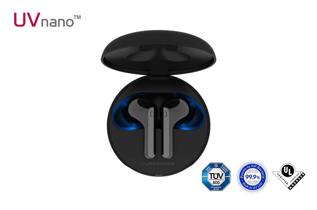 LG TONE Free FN7 , O vedere de sus a suportului deschis, cu iluminarea ambientală aprinsă și logo-urile de certificare UVnano, HBS-FN7 Black, thumbnail 2