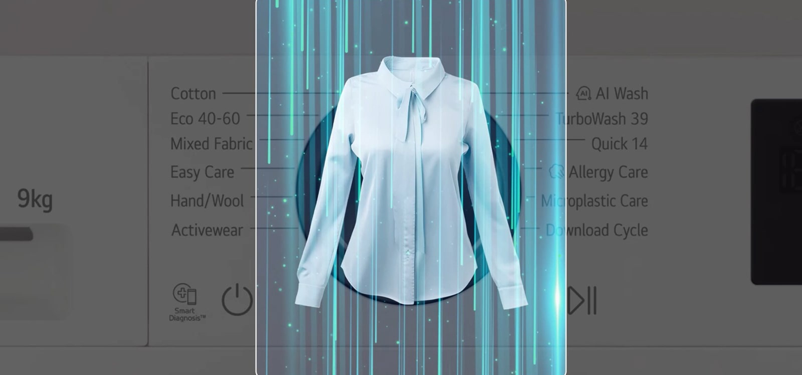 Imagine care ilustrează reducerea emisiilor de microplastic cu până la 60%, pe un fundal cu valuri