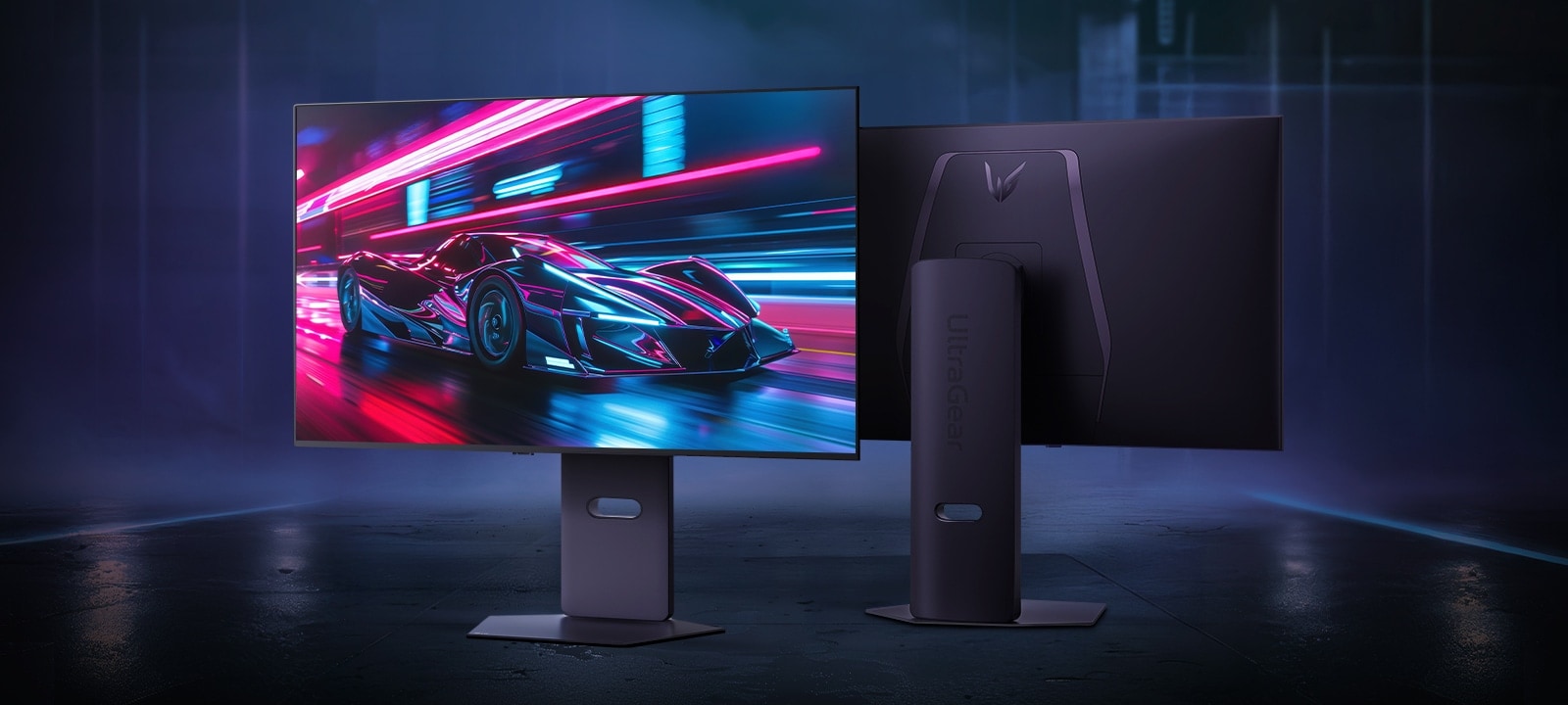 "Un monitor pentru gaming de 45 inchi este poziționat în mijlocul biroului, cu mai multe dispozitive IT pe lângă el.	"	
