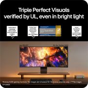 LG UltraGear evo GX9 de 39 inchi, primul monitor pentru gaming OLED de 39'' 5K2K din lume, Monitorul pentru gaming OLED curbat LG UltraGear 39GX950B de 39 inch pe un birou, prezentând o comparație alăturată cu un monitor non-OLED, subliniind niveluri mai profunde de negru, culori precise și, 39GX950B-B, thumbnail 8