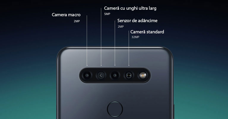Imagine cu spatele telefonului, care prezintă cele patru camere foto