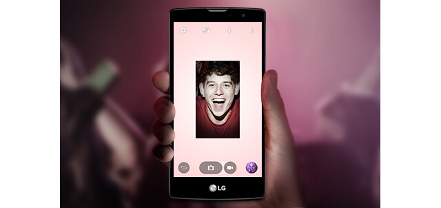 LUMINOZITATE CAMERĂ FRONTALĂ