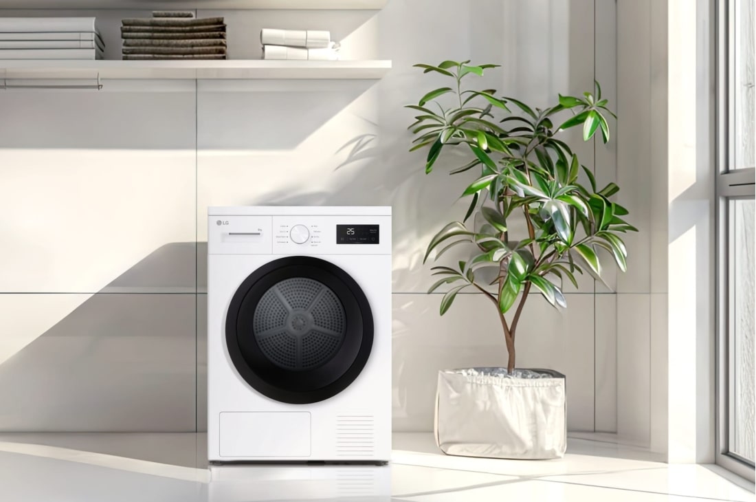 LG Uscător de rufe cu pompă de căldură, 8 kg, seria 2, alb, imagine de lifestyle cu uscătorul în spălătorie , RHX1009NWK, thumbnail 7