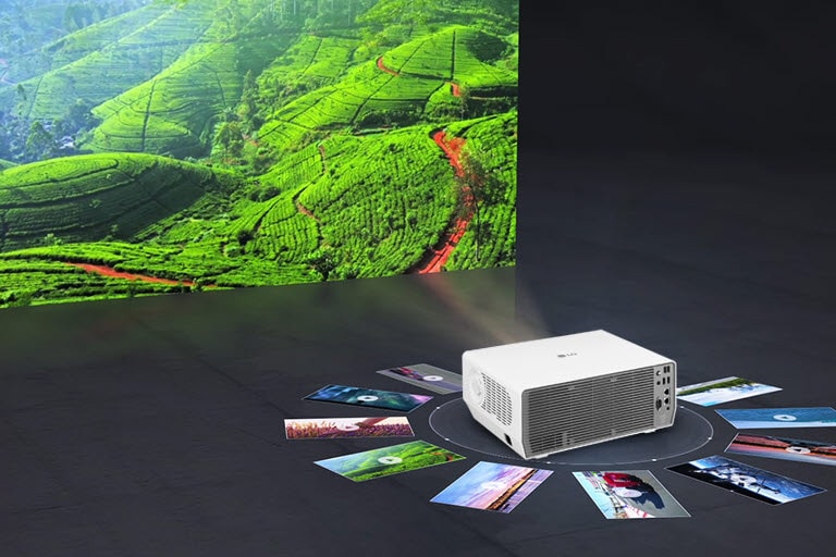 Proiector cu o mulțime de videoclipuri ce pot fi redate fără a modifica sursa de lumină