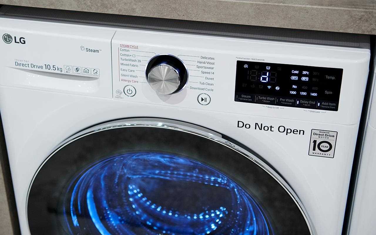 A close up shot of the LG AI Washer | More at LG MAGAZINE