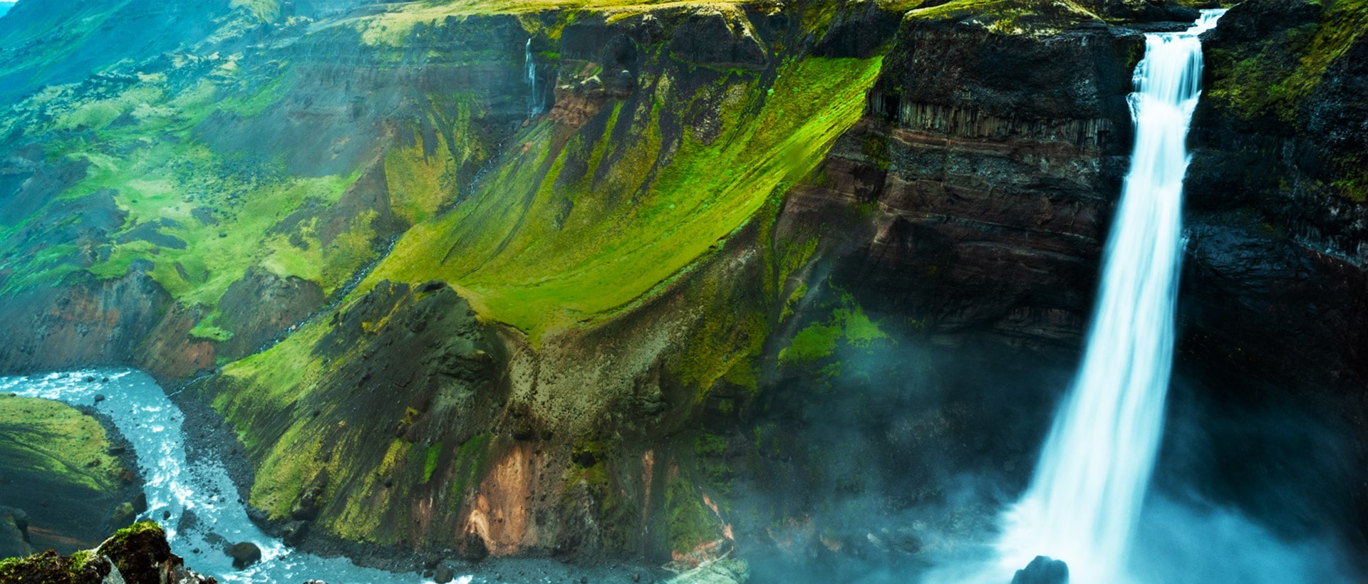 4K Cinema HDR. Orice conținut HDR. Imersiune de neegalat.