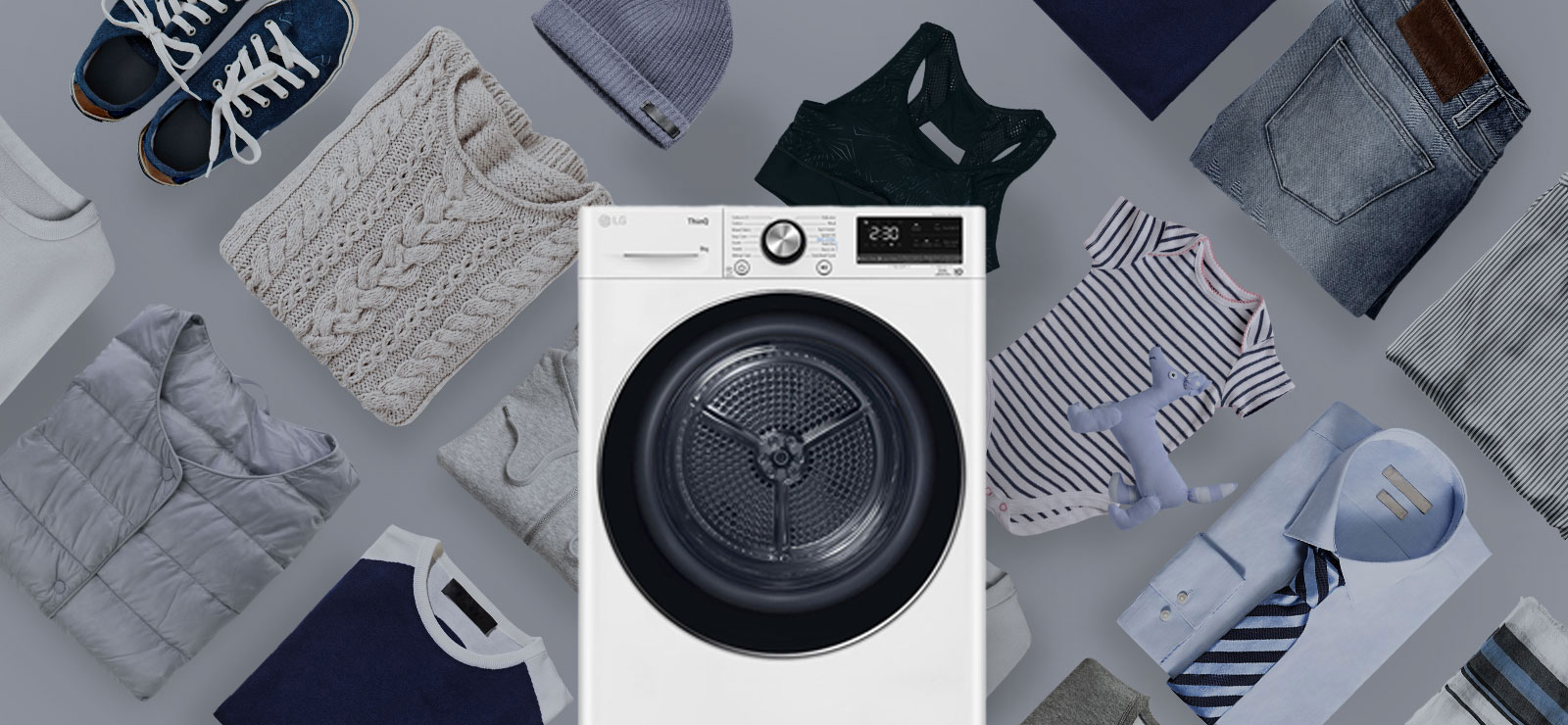 Iza sušare se nalaze razne tkanine.