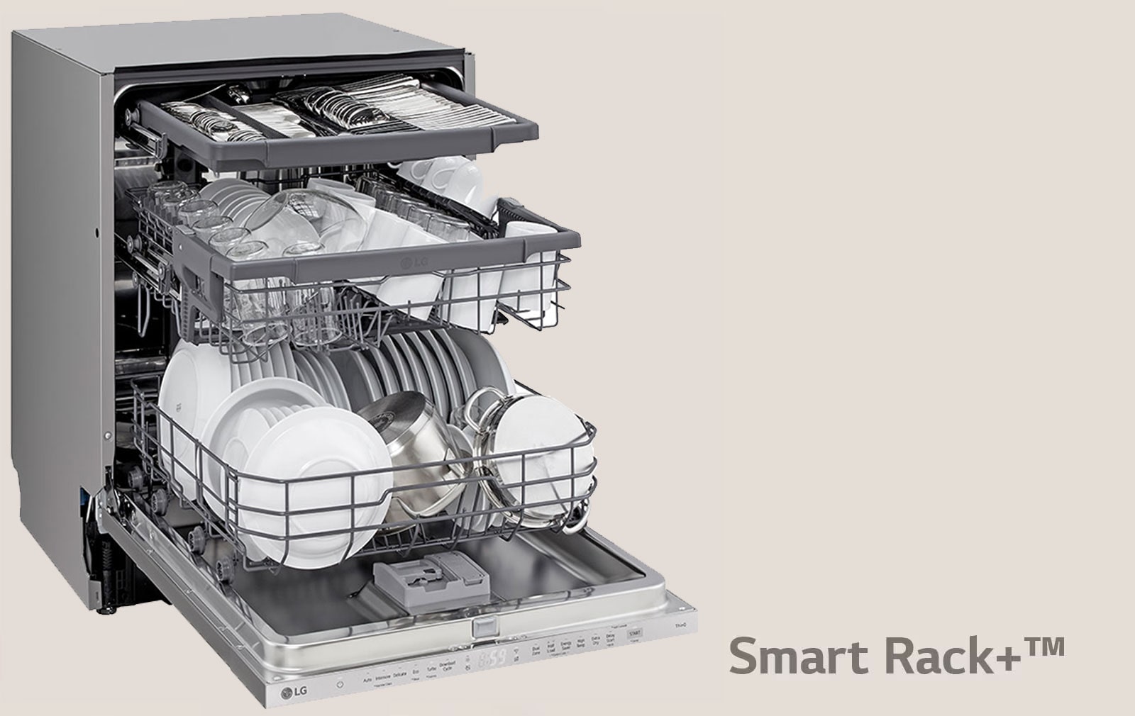 Prikazuje punu mašinu za pranje sudova sa otvorenim vratima.