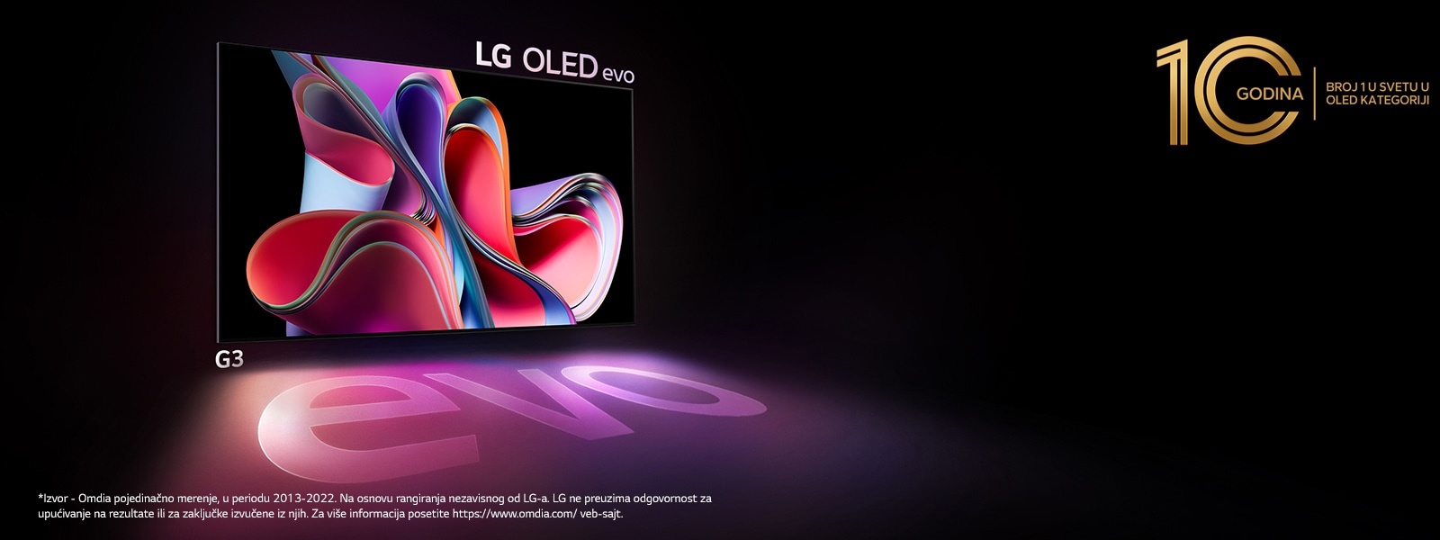 LG OLED G3 evo blistavo sija u mračnom prostoru. A u gornjem desnom uglu nalazi se logotip koji obeležava 10-godišnjicu OLED-a.