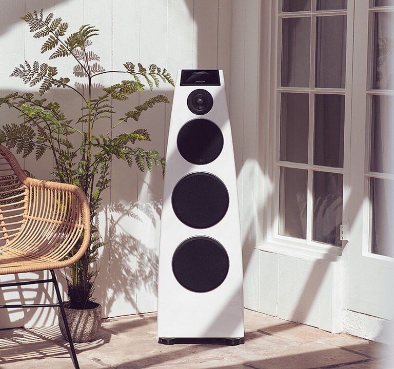 Prikaz četiri slike povezane sa kompanijom Meridian Audio