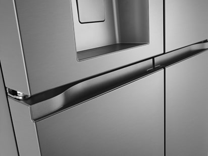 Izbliza snimak džepne drške LG frižidera