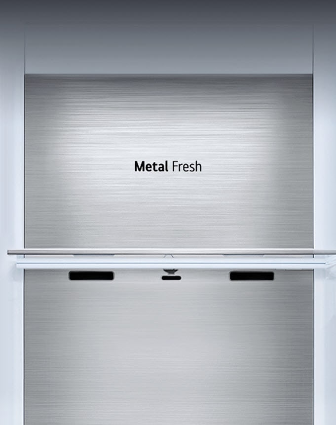 Prednji pogled na metalik Metal Fresh panel sa logotipom "Metal Fresh".