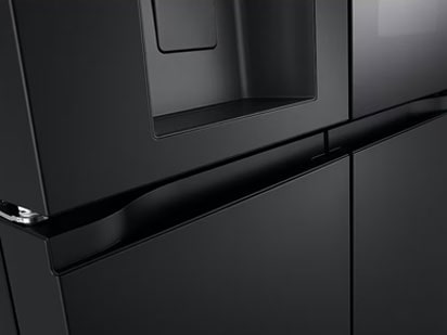 Izbliza snimak kvadratne džepne drške LG frižidera