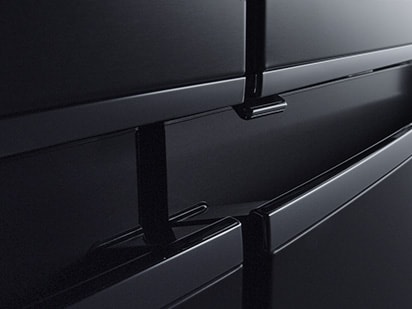 Izbliza snimak kvadratne džepne drške LG frižidera